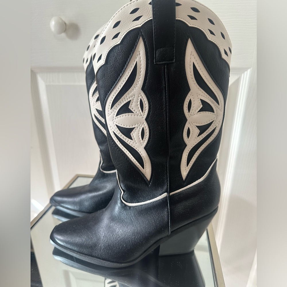 Black and Cream Western Boots